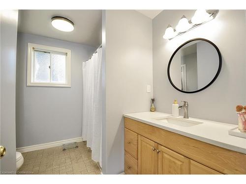 2 Brackenbury Street, Markdale, ON - Indoor Photo Showing Bathroom