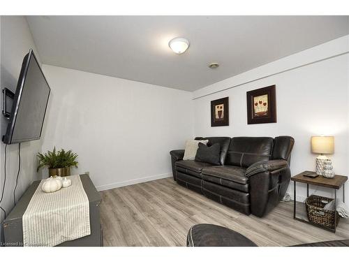 2 Brackenbury Street, Markdale, ON - Indoor Photo Showing Living Room