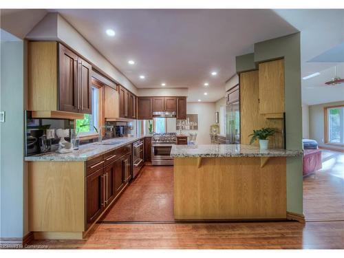 1031 West River Road, Cambridge, ON - Indoor Photo Showing Kitchen