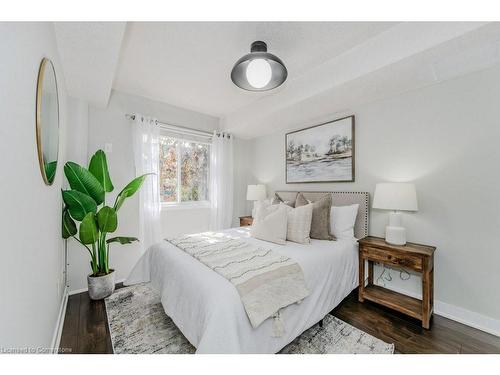 5C-185 Windale Crescent, Kitchener, ON - Indoor Photo Showing Bedroom