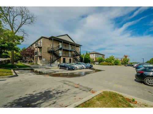 5C-185 Windale Crescent, Kitchener, ON - Outdoor