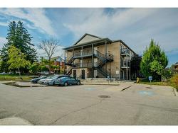 5C-185 Windale Crescent  Kitchener, ON N2E 0G3