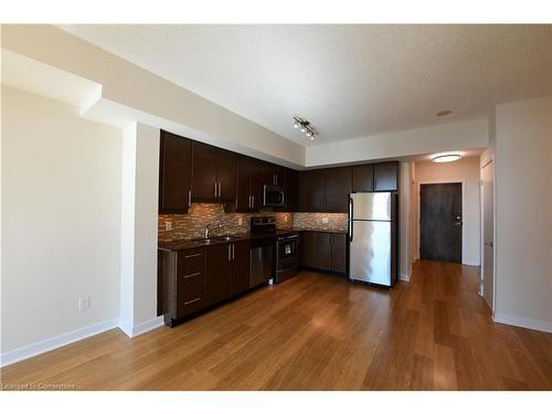 2510-33 Bay Street, Toronto, ON - Indoor Photo Showing Kitchen