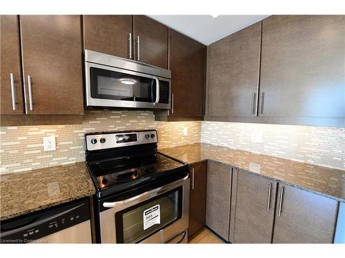 2510-33 Bay Street, Toronto, ON - Indoor Photo Showing Kitchen With Upgraded Kitchen