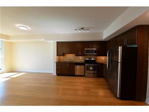 2510-33 Bay Street, Toronto, ON - Indoor Photo Showing Kitchen