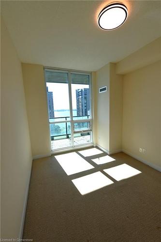 2510-33 Bay Street, Toronto, ON - Indoor Photo Showing Other Room