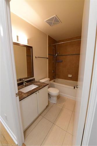 2510-33 Bay Street, Toronto, ON - Indoor Photo Showing Bathroom