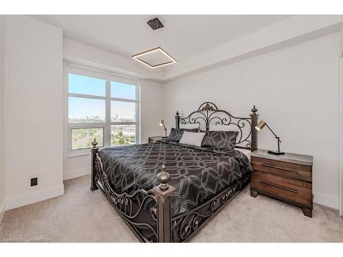 1005-144 Park Street, Waterloo, ON - Indoor Photo Showing Bedroom