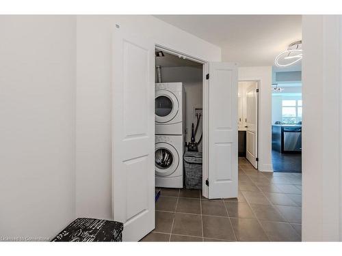 1005-144 Park Street, Waterloo, ON - Indoor Photo Showing Laundry Room