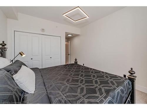 1005-144 Park Street, Waterloo, ON - Indoor Photo Showing Bedroom