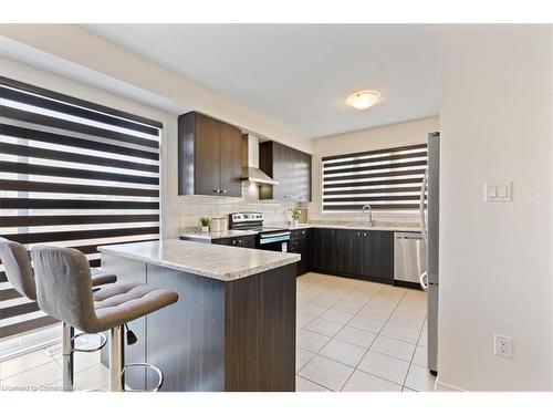 2 Munro Circle, Brantford, ON - Indoor Photo Showing Kitchen