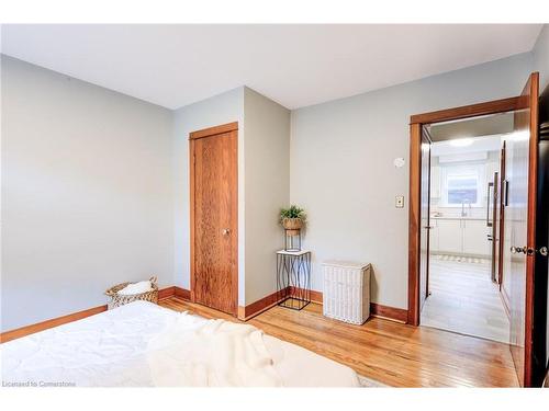 481 Huron Street, Woodstock, ON - Indoor Photo Showing Bedroom