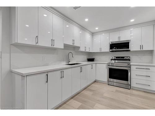 Basement-300 Pilgrim Circle, Waterloo, ON - Indoor Photo Showing Kitchen With Upgraded Kitchen