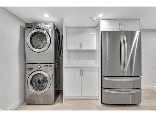 Basement-300 Pilgrim Circle, Waterloo, ON - Indoor Photo Showing Laundry Room