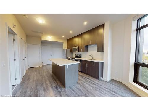 424-690 King Street W, Kitchener, ON - Indoor Photo Showing Kitchen With Double Sink