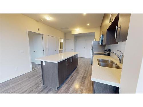 424-690 King Street W, Kitchener, ON - Indoor Photo Showing Kitchen With Double Sink