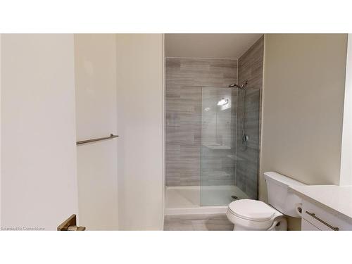 424-690 King Street W, Kitchener, ON - Indoor Photo Showing Bathroom