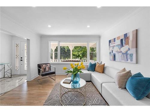 5449 Wellington Rd 39, Guelph/Eramosa, ON - Indoor Photo Showing Living Room