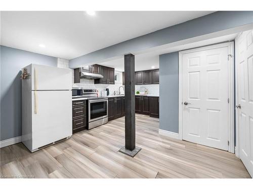 5449 Wellington Rd 39, Guelph/Eramosa, ON - Indoor Photo Showing Kitchen