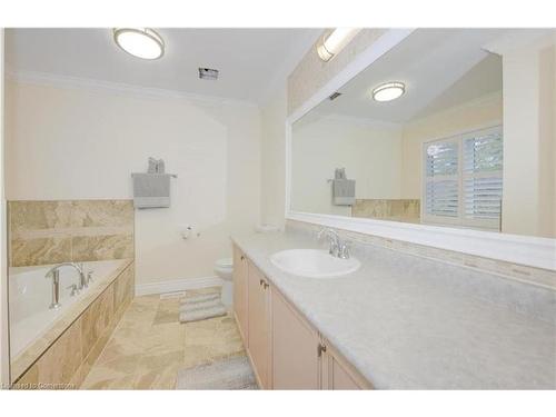 20 Coulthard Boulevard, Cambridge, ON - Indoor Photo Showing Bathroom