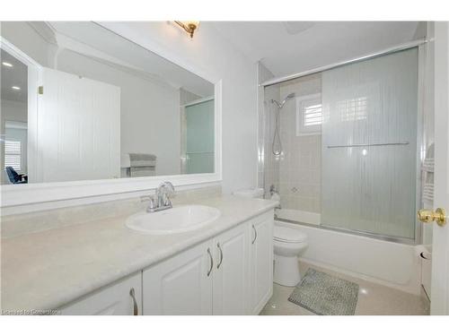 20 Coulthard Boulevard, Cambridge, ON - Indoor Photo Showing Bathroom