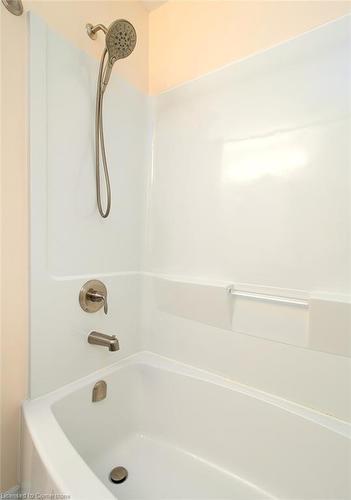 391 Lakeview Drive, Waterloo, ON - Indoor Photo Showing Bathroom