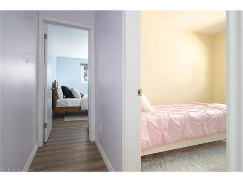 391 Lakeview Drive, Waterloo, ON - Indoor Photo Showing Bedroom