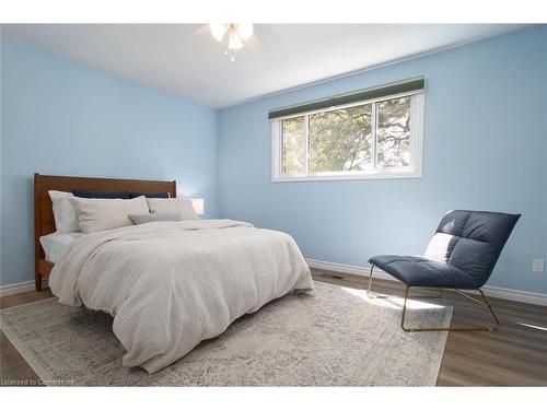 391 Lakeview Drive, Waterloo, ON - Indoor Photo Showing Bedroom