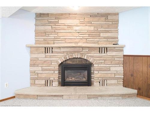 391 Lakeview Drive, Waterloo, ON - Indoor Photo Showing Living Room With Fireplace