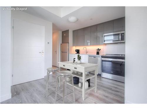 1102-60 Frederick St Street, Kitchener, ON - Indoor Photo Showing Kitchen