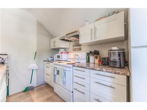 45 Princess Street E, Waterloo, ON - Indoor Photo Showing Kitchen