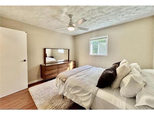 533 Margaret Street, Tay, ON - Indoor Photo Showing Bedroom