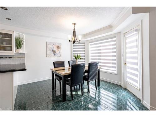 94 Queen Charlotte Crescent, Kitchener, ON - Indoor Photo Showing Dining Room