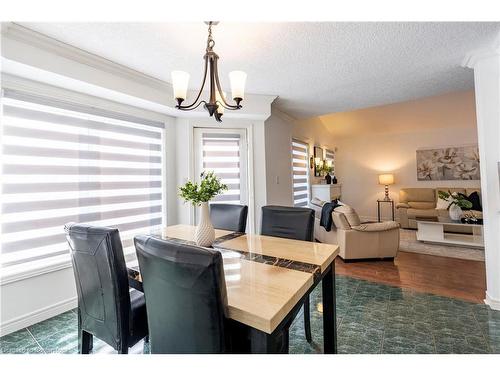 94 Queen Charlotte Crescent, Kitchener, ON - Indoor Photo Showing Dining Room