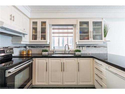 94 Queen Charlotte Crescent, Kitchener, ON - Indoor Photo Showing Kitchen