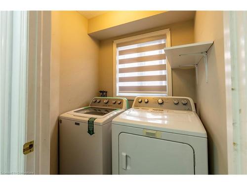 94 Queen Charlotte Crescent, Kitchener, ON - Indoor Photo Showing Laundry Room