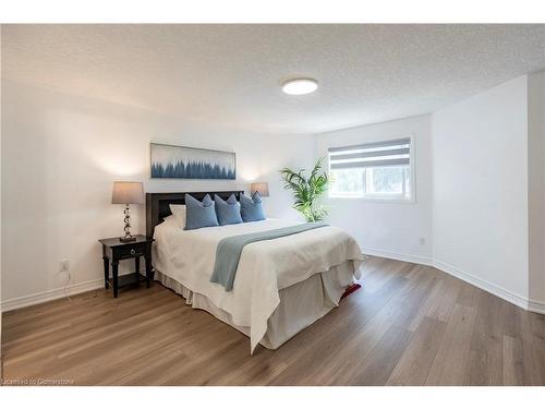 94 Queen Charlotte Crescent, Kitchener, ON - Indoor Photo Showing Bedroom