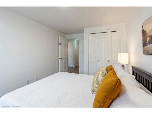 94 Queen Charlotte Crescent, Kitchener, ON - Indoor Photo Showing Bedroom