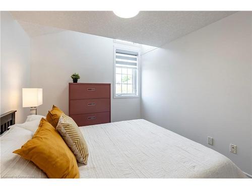 94 Queen Charlotte Crescent, Kitchener, ON - Indoor Photo Showing Bedroom