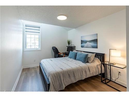 94 Queen Charlotte Crescent, Kitchener, ON - Indoor Photo Showing Bedroom