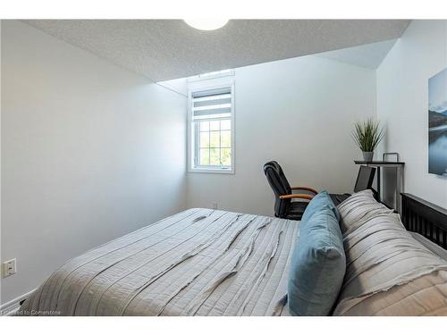 94 Queen Charlotte Crescent, Kitchener, ON - Indoor Photo Showing Bedroom