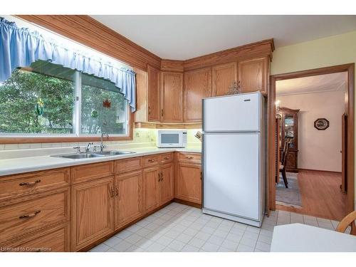 51 Askin Place, Kitchener, ON - Indoor Photo Showing Kitchen With Double Sink