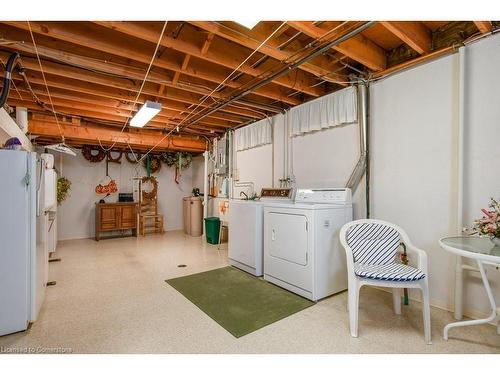 51 Askin Place, Kitchener, ON - Indoor Photo Showing Laundry Room