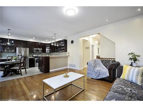 448 Garth Massey Drive, Cambridge, ON - Indoor Photo Showing Living Room