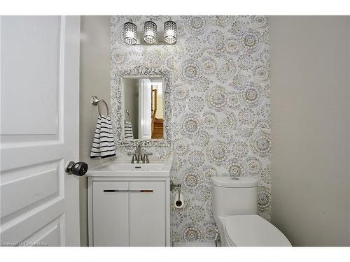 448 Garth Massey Drive, Cambridge, ON - Indoor Photo Showing Bathroom