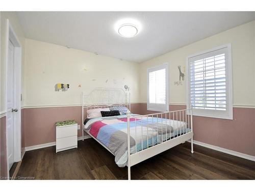 448 Garth Massey Drive, Cambridge, ON - Indoor Photo Showing Bedroom