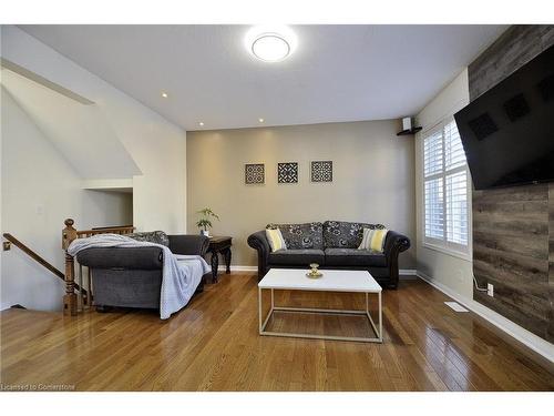 448 Garth Massey Drive, Cambridge, ON - Indoor Photo Showing Living Room