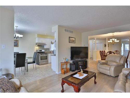 292 Lemon Grass Crescent, Kitchener, ON - Indoor Photo Showing Living Room