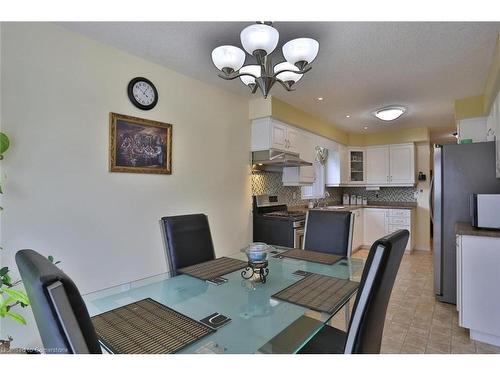 292 Lemon Grass Crescent, Kitchener, ON - Indoor Photo Showing Dining Room