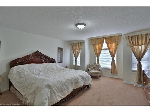 292 Lemon Grass Crescent, Kitchener, ON - Indoor Photo Showing Bedroom